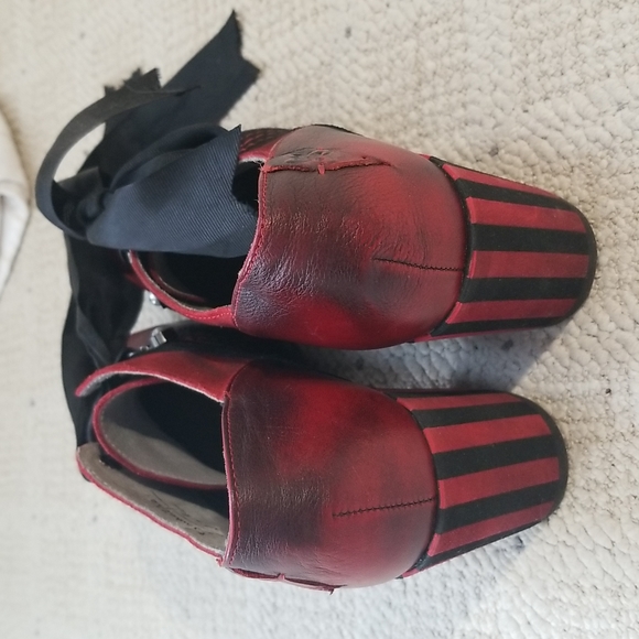 Maciejka Red Ankle Boot Shoes - Picture 3 of 16